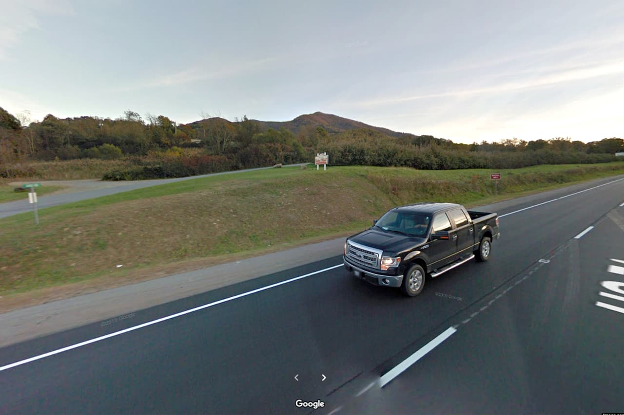 <b>Puesto 16. Barber Orchard, en Waynesville, Carolina del Norte. 70.7 puntos en el sistema de clasificación de peligros.</b> Esta empresa de cultivo de manzanas operó en la ladera de una montaña desde 1908 hasta 1988. La EPA colocó el sitio en su lista de prioridades nacionales en 2001 por la contaminación del agua subterránea y al suelo con pesticidas.