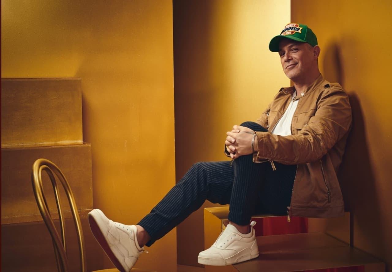 Nuestros conductores agregaron que lo recibirán con los brazos abiertos, asimismo, lo felicitaron por el exitoso tema con Camila Cabello y su gran número de visitas al video.
<br>