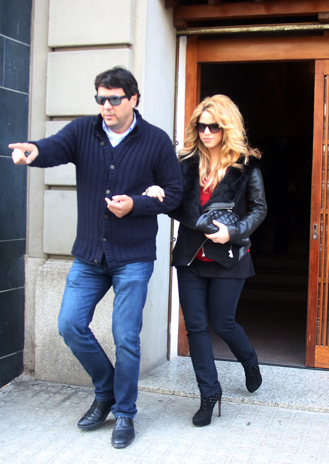 Fue entrevistado tras una de sus visitas y dio unas palabras con un rostro serio. 
<br>