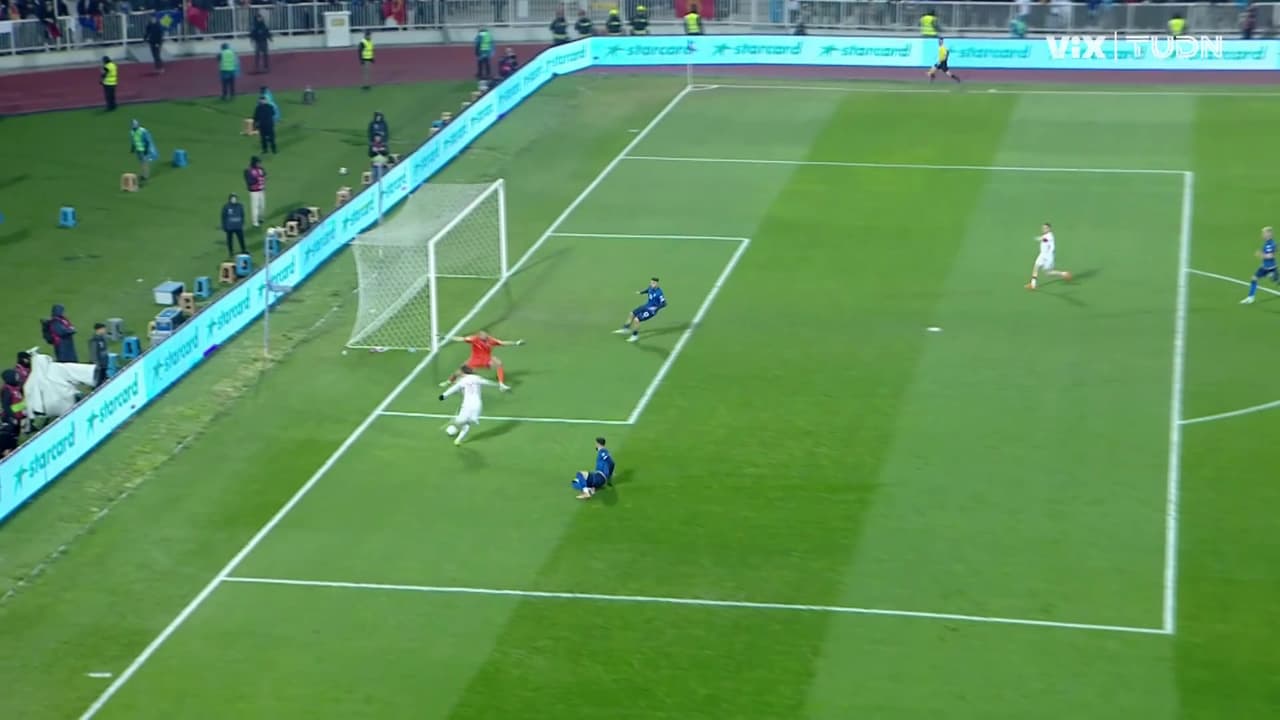 ¡Hajrizi salva en la línea un gol cantado!