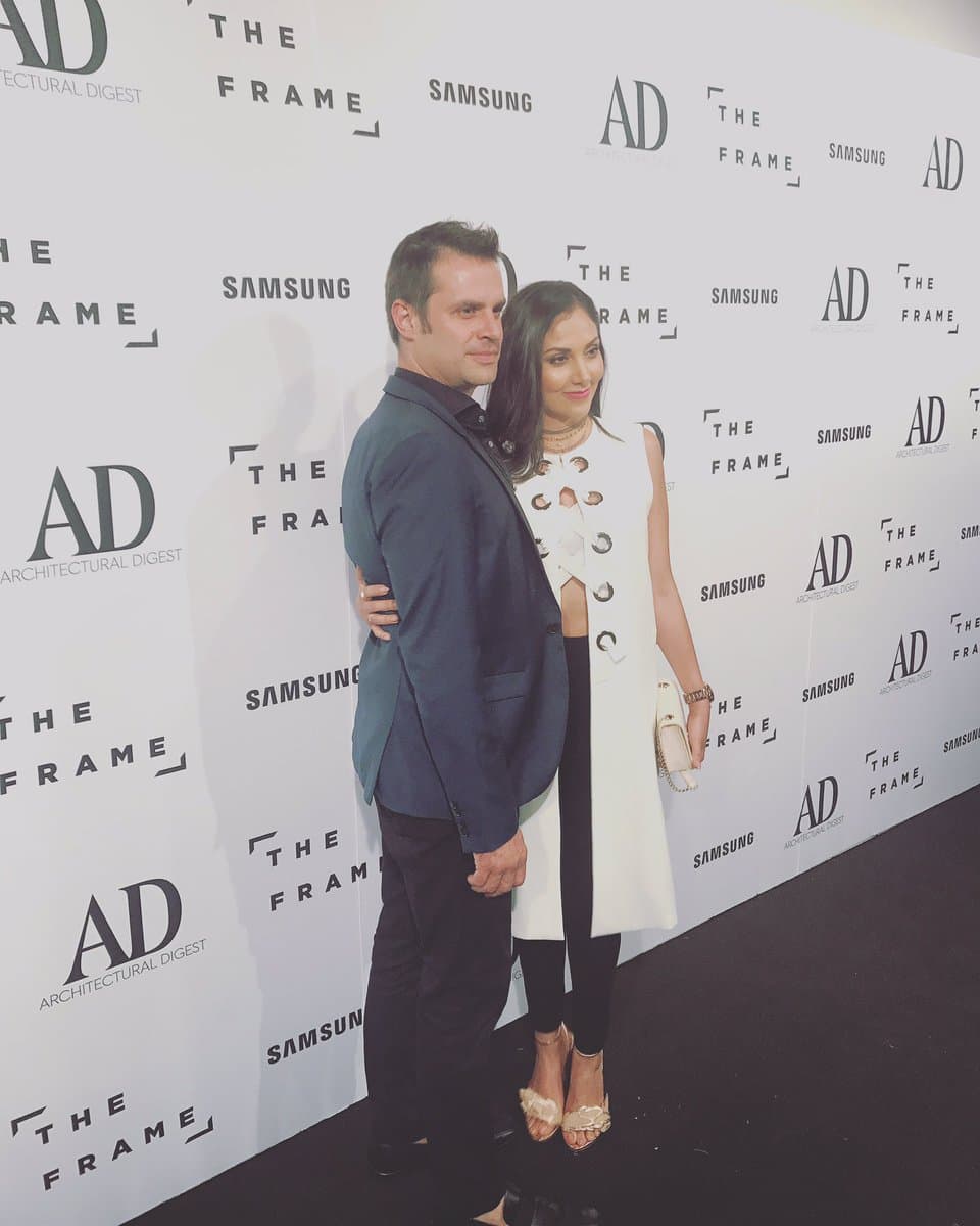 "Estamos felices de la vida, estamos encantados. Hay dos cosas que no se pueden ocultar en la vida: el amor y el dinero", dijo 
<b>Cynthia Alesco</b> a las cámaras del programa 'Sale el sol'.