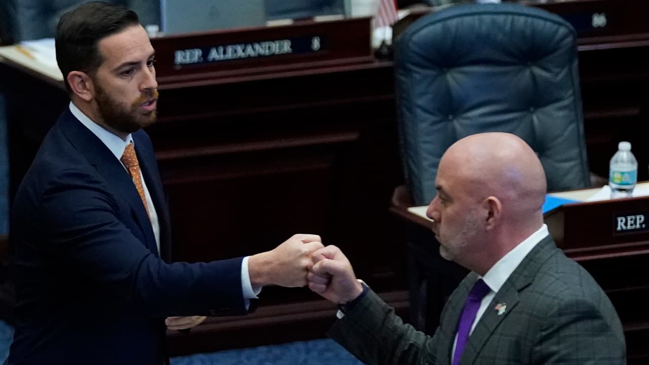 La cámara de representantes de Florida aprobó un proyecto de ley que impide que el gobierno federal envíe inmigrantes indocumentados al estado.