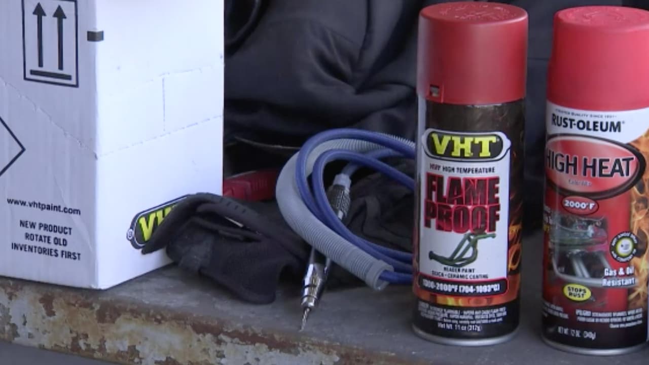 Las autoridades recomiendan usar una pintura en aerosol para evitar el robo de su convertidor catalítico. De preferencia que sea resistente a altas temperaturas y colores brillantes.