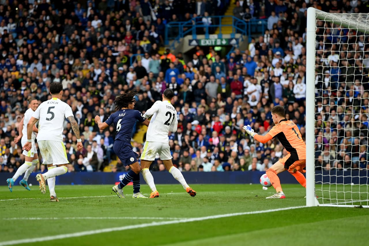 Manchester City goleó 0-4 a Leeds con goles de Rodri, Nathan Aké, Gabriel Jesus y Fernandinho en la Jornada 35.