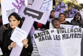 “Las naciones con alta actividad del narcotráfico además padecen un crecimiento en su tasa de feminicidios. Derechos Humanos considera la guerra contra las drogas como la nueva guerra contra las mujeres” señala el análisis.