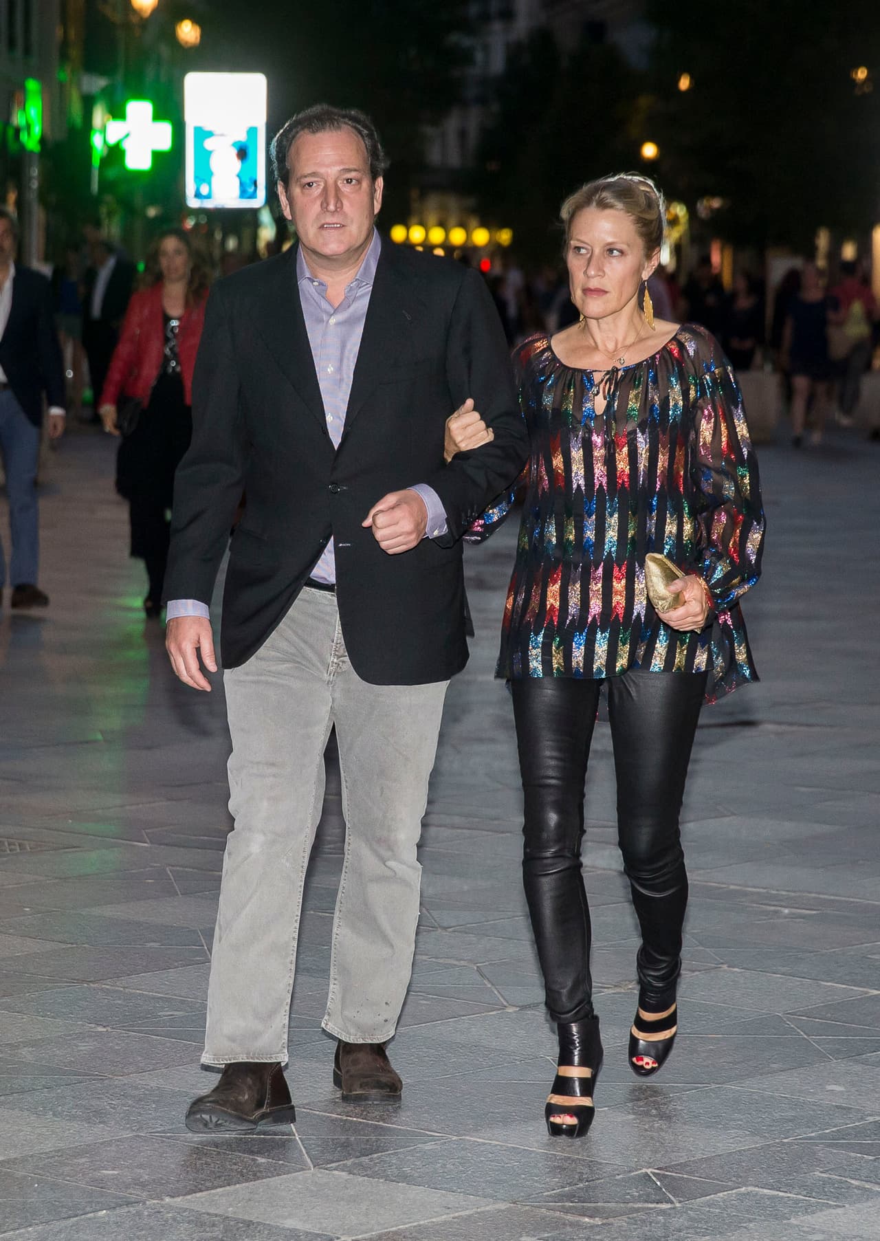 Winston C. Carney fue esposa de Juan Gómez-Acebo (con él en la foto), hijo de la infanta. El vizconde de la Torre se casó con ella en Miami en 2014, un año después de que nació su hijo Nicolás. Medios españoles como 
<a href="https://www.revistavanityfair.es/sociedad/articulos/juan-gomez-acebo-se-separa-de-la-estadounidense-winston-h-carney-y-vuelve-a-la-solteria/38367" target="_blank">Vanity Fair</a> reportaron en mayo de 2019 que se habían separado. 
<br>