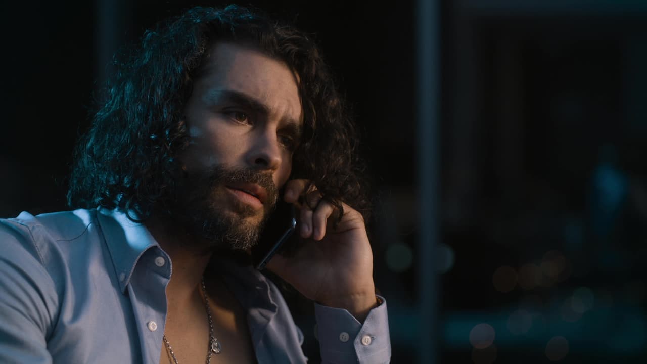 Otra similitud de Gonzalo García Vivanco con su papel de José Carlos Larios podría ser el amor.