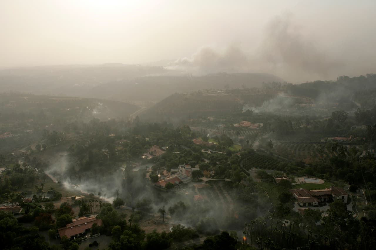 <b>Witch</b>, octubre de 2007
<br>197,990 acres
<br>Condado San Diego
<br>Investigadores determinaron que una línea de electricidad provocó el incendio.