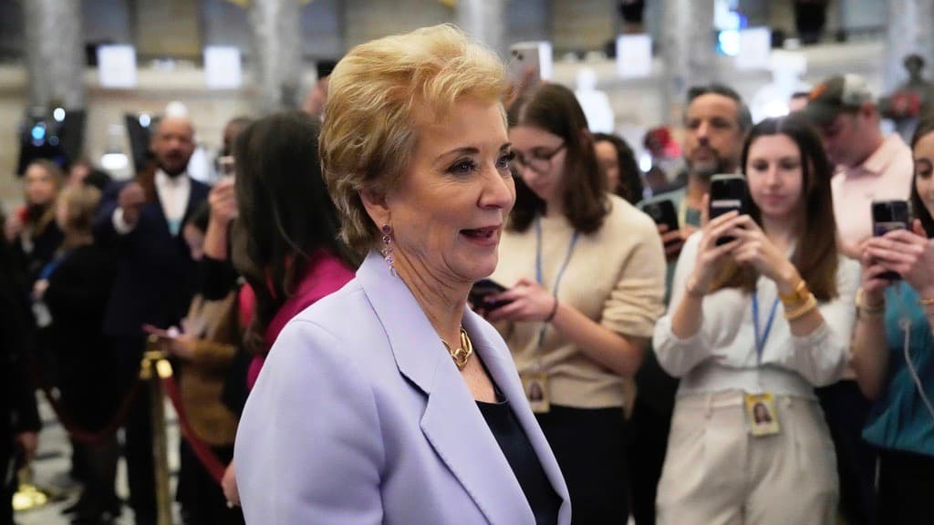 Secretaria de Educación asegura que despidos son el primer paso para el cierre total del departamento