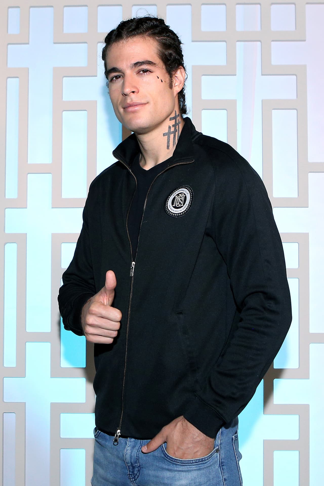 Danilo tuvo un radical cambio de imagen para poder interpretar a Omar.