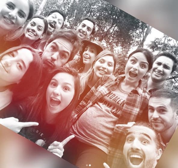 Su esposo y amigos le hicieron un 'baby shower' sorpresa.