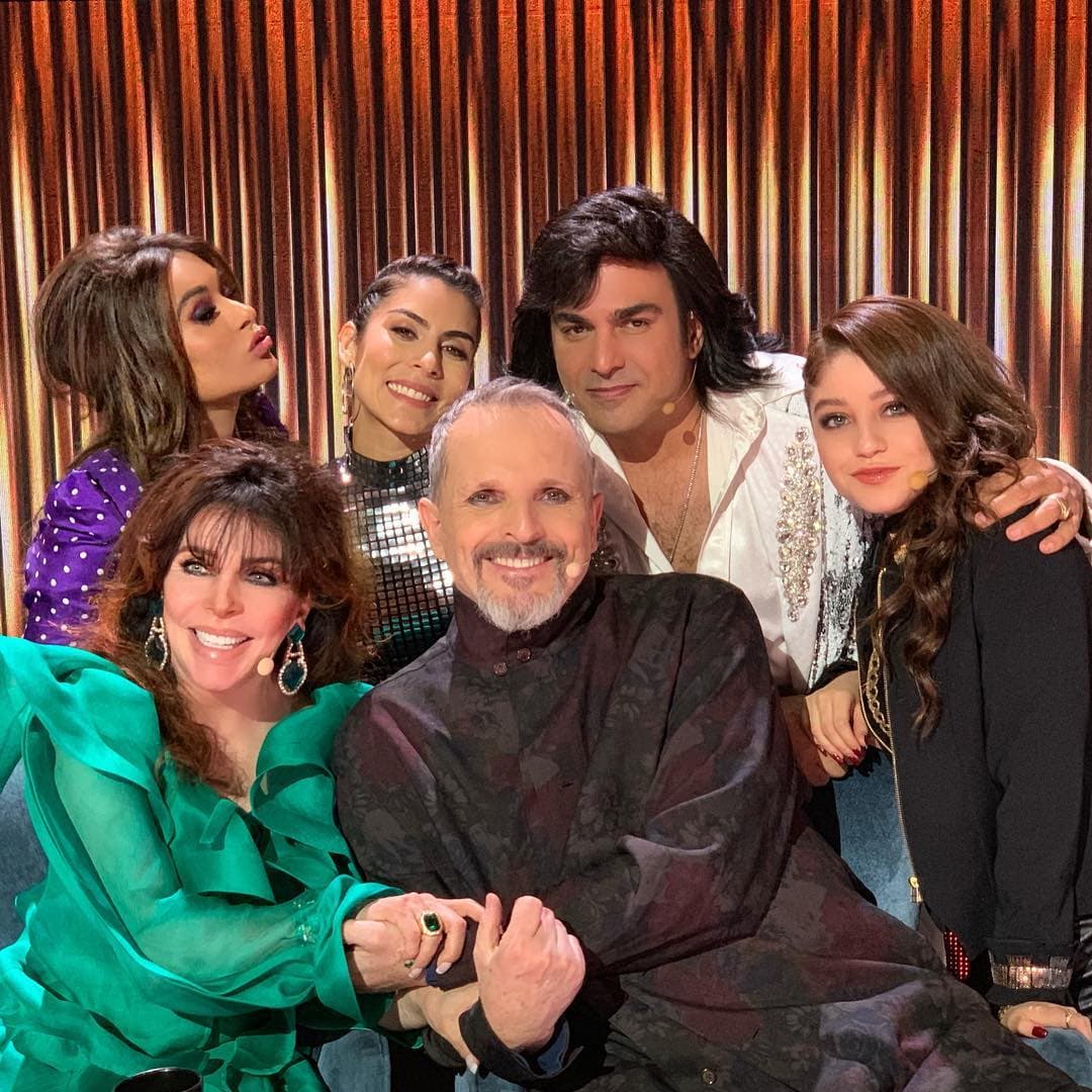 Y otras donde podemos advertir la increíble relación que la presentadora tiene con los jueces.