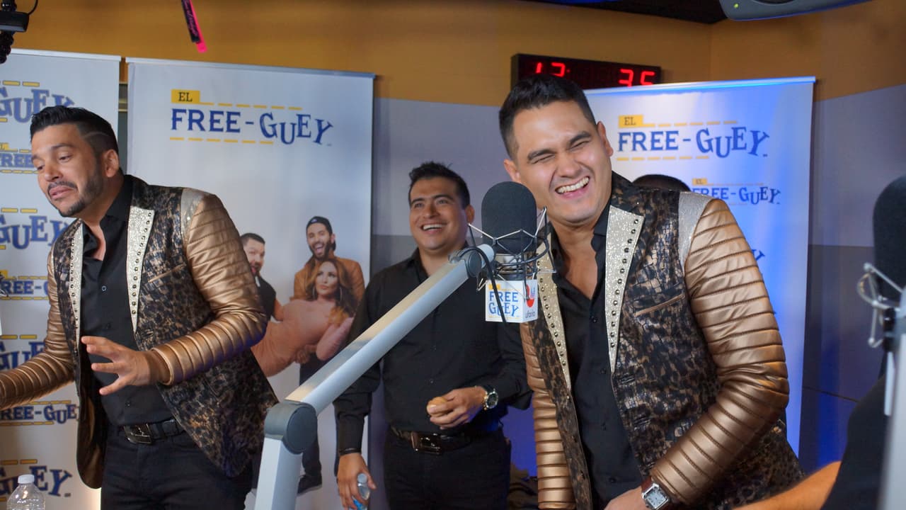 Banda Los Recoditos nos presentó en primicia su nuevo disco 'Los Gustos Que Me Doy' y armaron tremendo relajo con La Bronca, El Tambochi y El Compa Ivan.