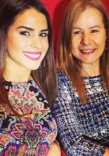 Queda claro que la belleza de Vanessa viene desde la cuna. Su mamá es guapísima.