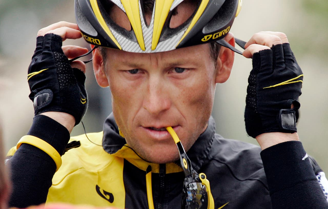 Lance Armstrong pasó a ser del gran atleta al más grande mentiroso | Ganó siete veces el Tour de Francia y perdió sus títulos al descubrirse su programa de dopaje.