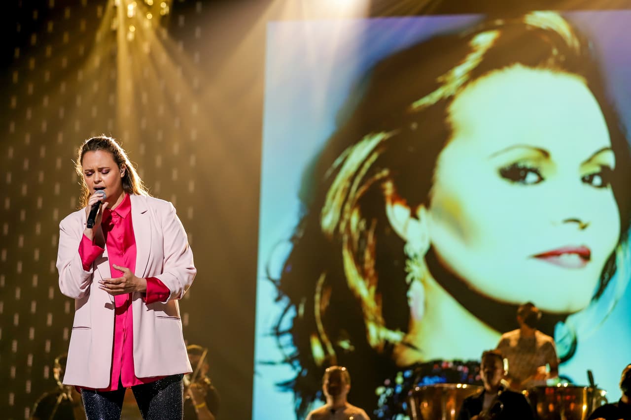 En el Día de las Madres veremos a Shaila Dúrcal cantarle a su mamá hasta el cielo.