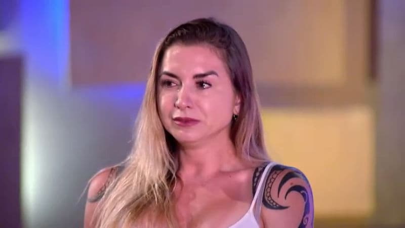 Mauricio no logró resolver a tiempo el problema e Ingrid aprovechó para hacer un casting de actuación y engañarlo con la cantidad apostada.