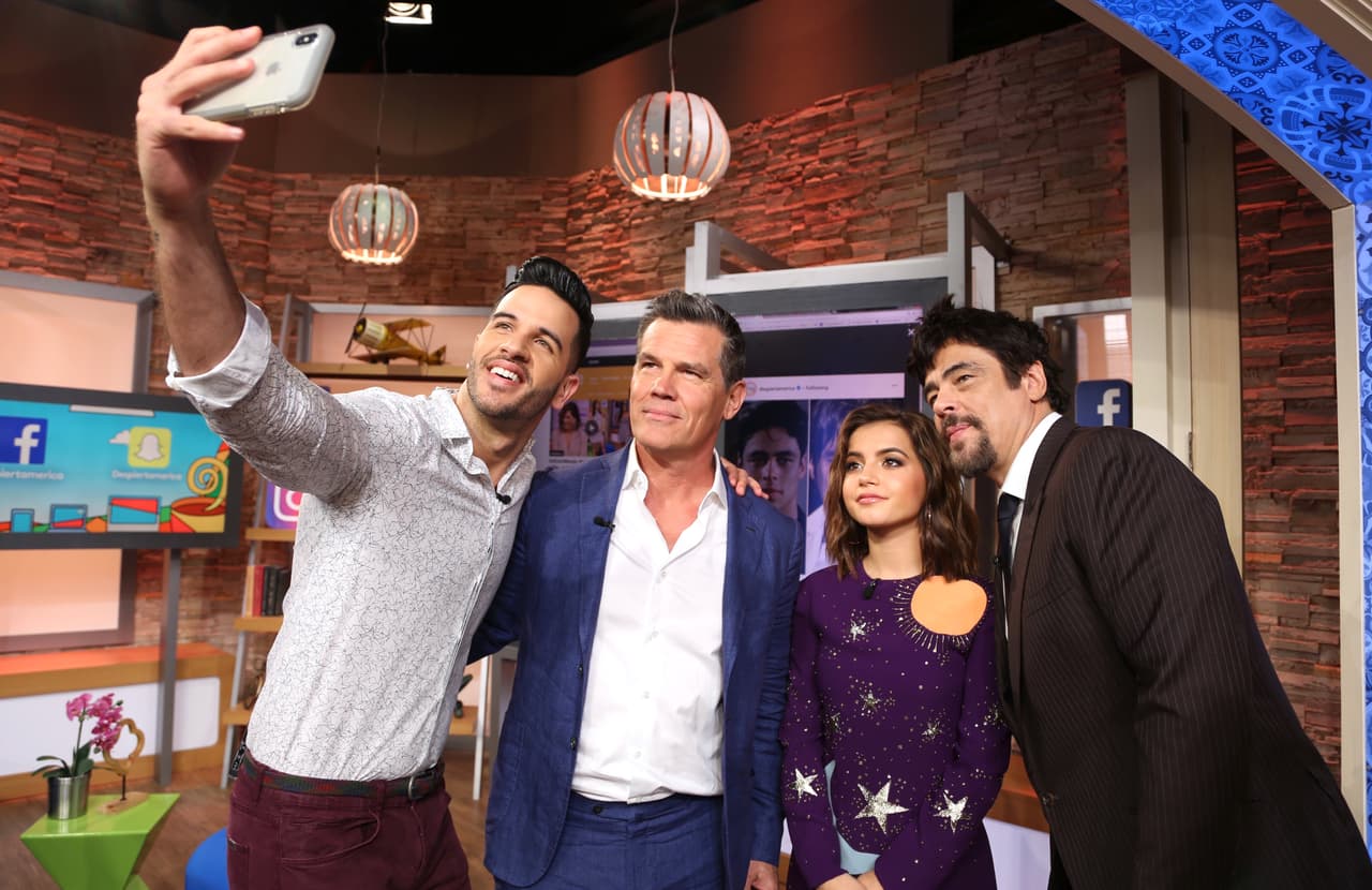 Y aprovechando que era el Día Nacional de los Selfies, Yisus se fotografió junto a nuestros invitados.