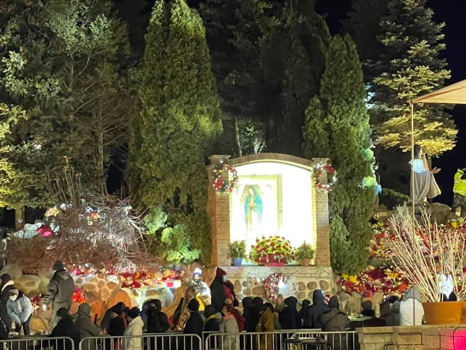 Rezos, misas y las mañanitas acompañaron a la Virgen en Des Plaines.