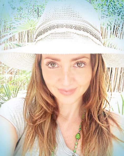 Los sombreros de bordes anchos permiten cubrir al 100% el rostro de los rayos del sol, sobre todo la parte de los ojos.