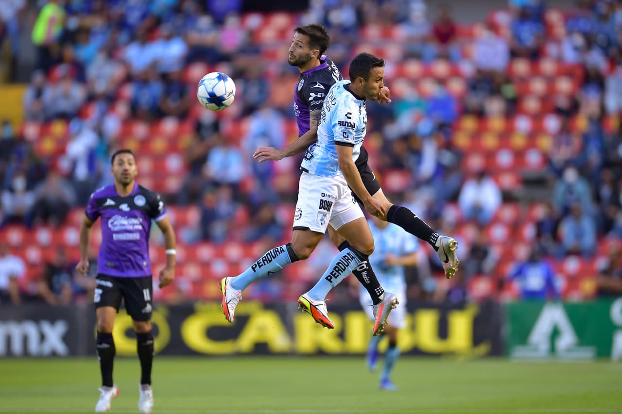 Los Gallos salen b ravos frente a Mazatlán y aseguran los puntos tras vencer 2-0 a los cañoneros.