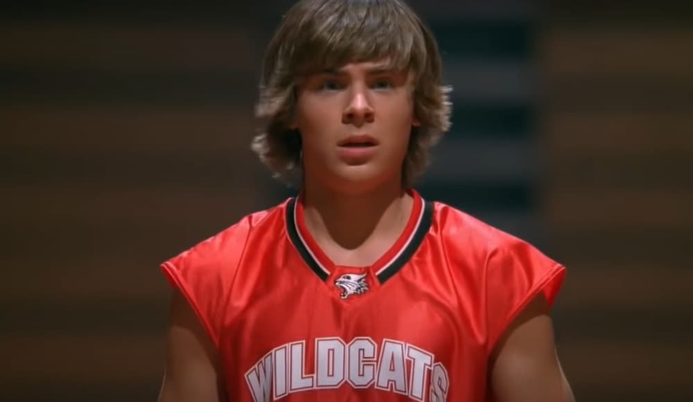 <b>Zac Efron </b>
<br>Después de varios castings, este actor fue seleccionado para darle vida a Troy Bolton en 'High School Musical', sin saber que ese papel catapultaría su carrera hasta convertirlo en uno de los galanes más populares de Hollywood.
<br>
