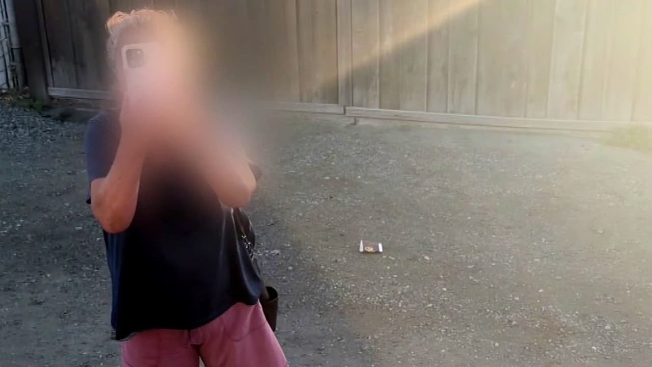 Vendedor colombiano denuncia insultos y acoso afuera de su negocio en San José