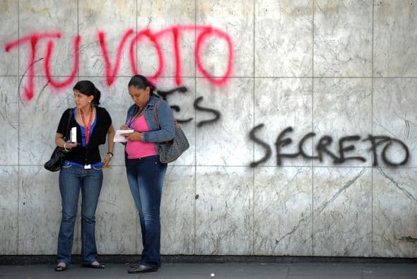 La mayoría calificada de dos tercios, es decir 110 de los 165 escaños, permite tener el control de la cámara venezolana y conseguir, con la aprobación de los diputados afines, la adopción de leyes orgánicas o nombramientos de integrantes de poderes estatales.