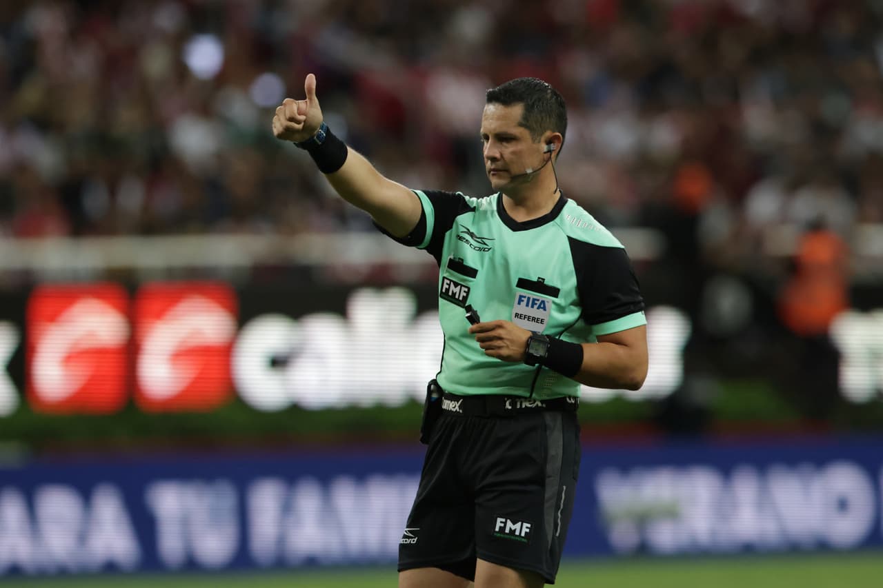 Montaño, con arbitraje polémico.