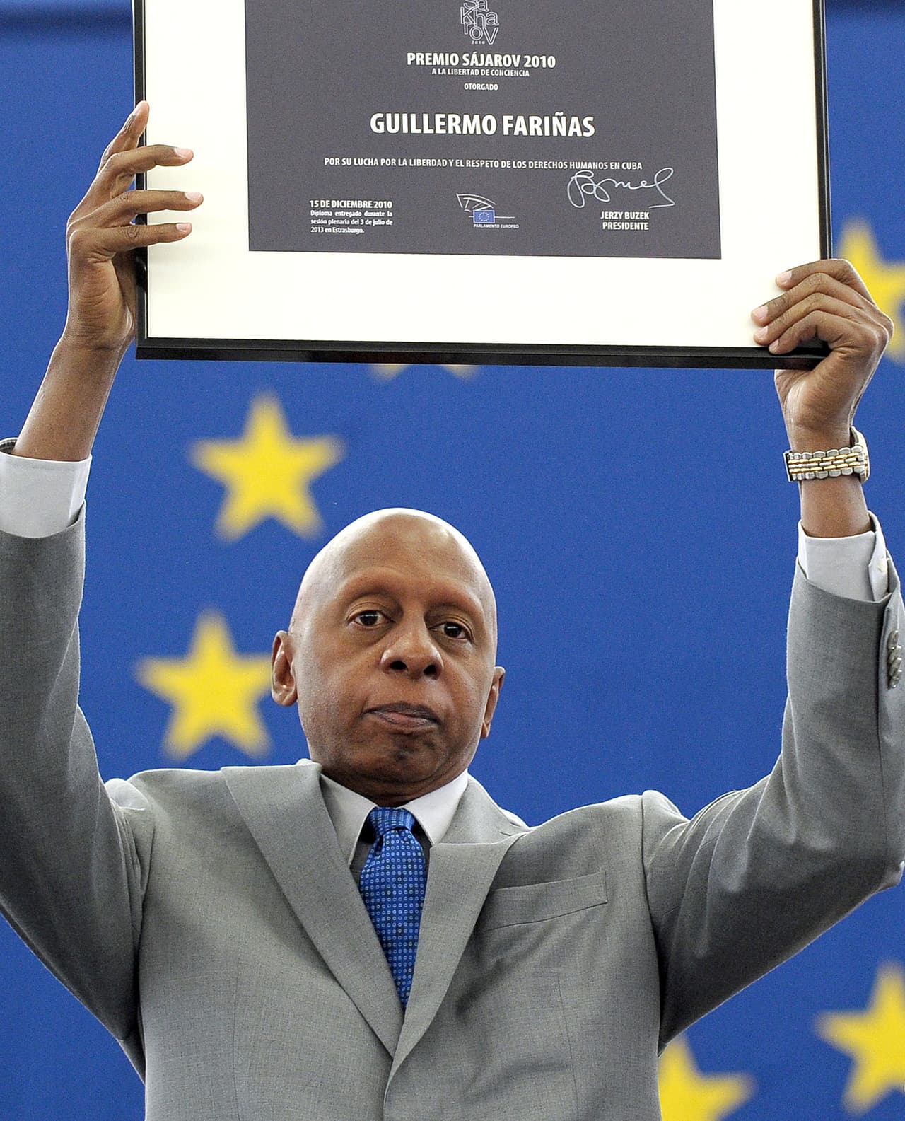 Recibió el Premio Sájarov 2010, en Strasbourg, Francia.