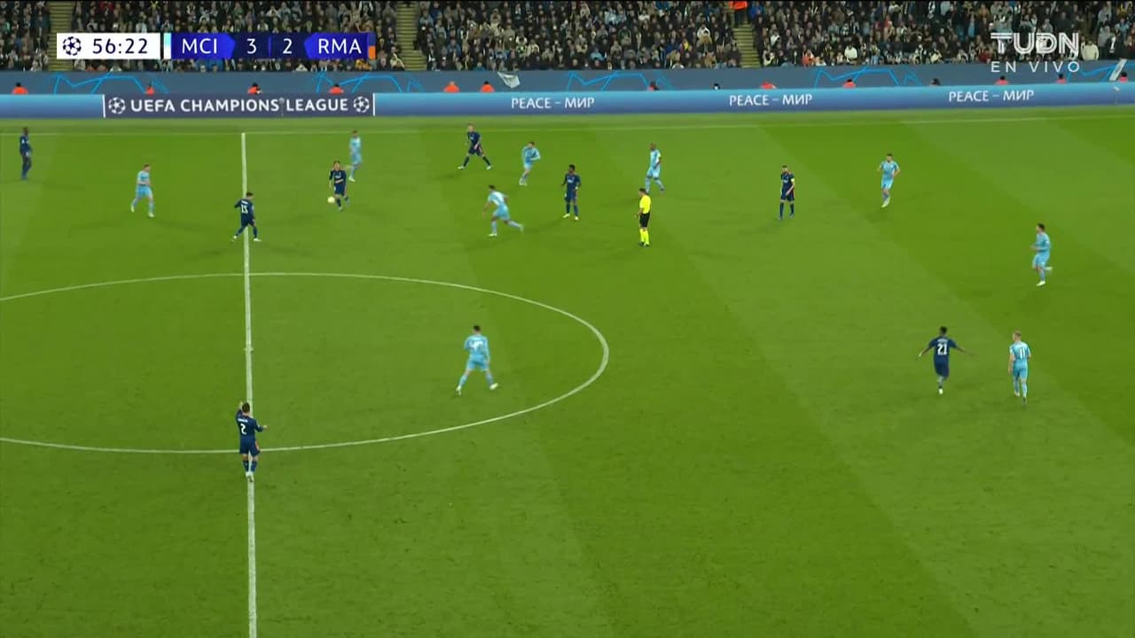 ¡TIRO ATAJADO! disparo por Eder Militão.