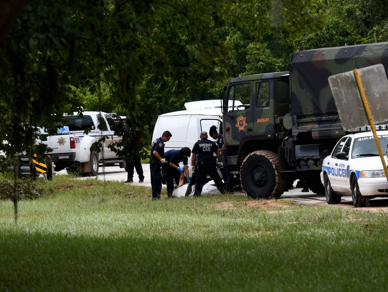 Los seis miembros de la familia Saldívar que perdieron la vida son: Daisy Saldívar (6 años), Xavier Saldívar (8 años), Dominic Saldívar (14 años) y Devy Saldívar (16). También viajaban los bisabuelos de los niños: Manuel Saldívar, de 84 años, y su esposa Belia, de 81.