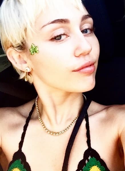 La vida de esta rubia está llena de excesos, y parece que no se detendrá.