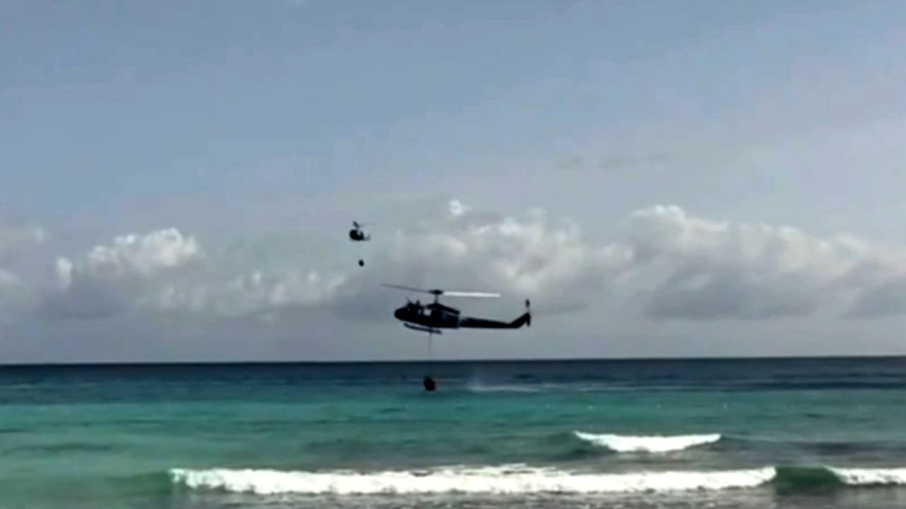 Fuerza Aérea interviene en Bayahíbe: Usan helicópteros y drones para frenar incendio en complejo turístico
