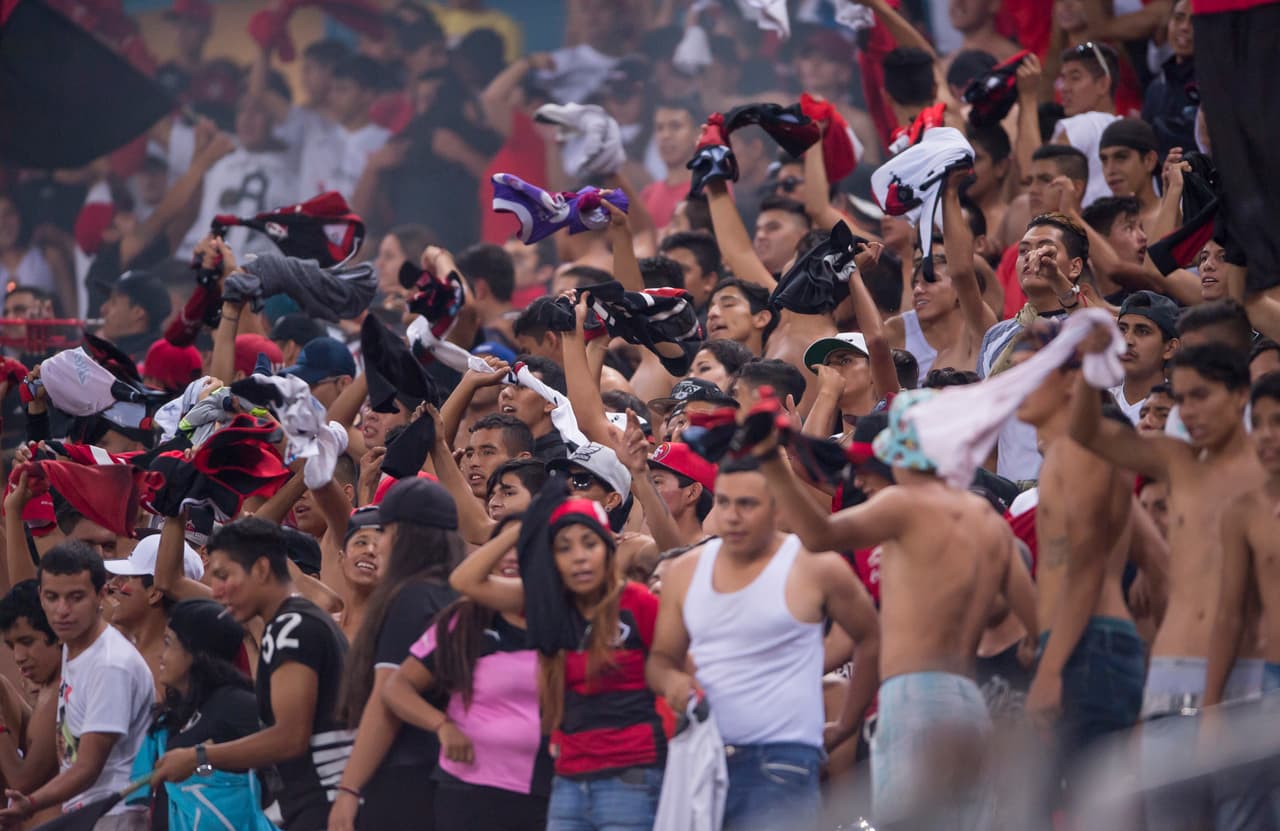 Una de sus críticías pudiera ser que es una de las porras más agresivas, intensas y violentas. Han protagonizado diversas batallas campales en distintos escenarios.