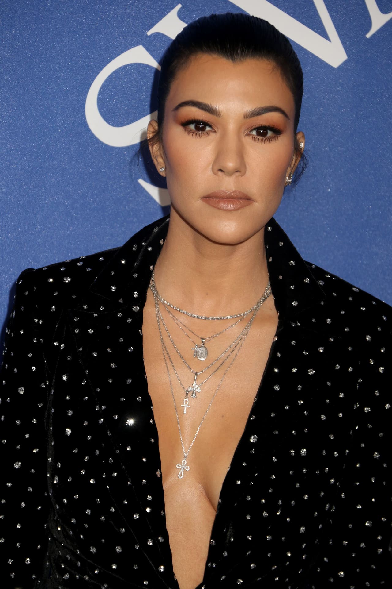 Algunos de los usuarios comenzaron a aplaudir el hecho de que la foto no haya sido editada para borrar las marcas de su cuerpo. Una seguidora con el nombre de 'mollyetoile3' escribió: 
<b>"¡Muchas gracias por no editar tus estrías!",</b> junto a un emoticono de manos aplaudiendo y un corazón.