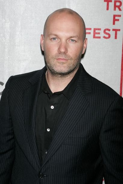 ¿Te acuerdas del grupo Limp Bizkit? Su vocalista, Fred Durst también se grabó teniendo sexo en 2005. El clip lo tenía en su computadora, que mandó a arreglar con un técnico cuando se le echó a perder... y obviamente, se lo robaron. Mira aquí los videos más chismosos.