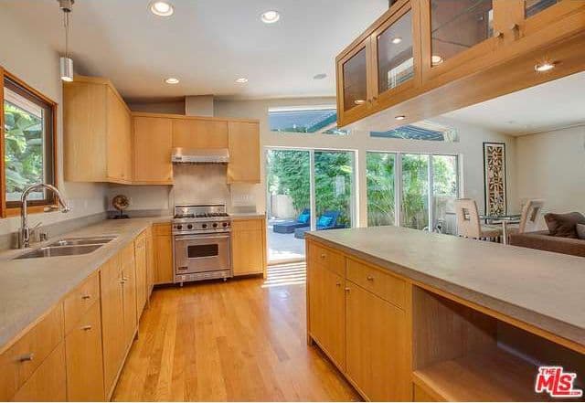 El hogar no tiene la altura de los estándares de casas hollywoodenses, pero sí tiene un largo impresionante.