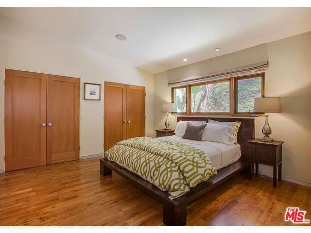 Si eres su fanática, definitivamente debes entrar en esta casa de moderna decoración.