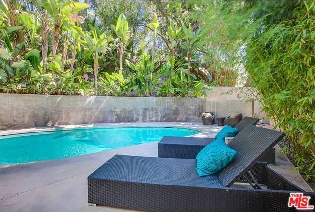 ¡Antes de que la venda, que nos permita nadar ahí!