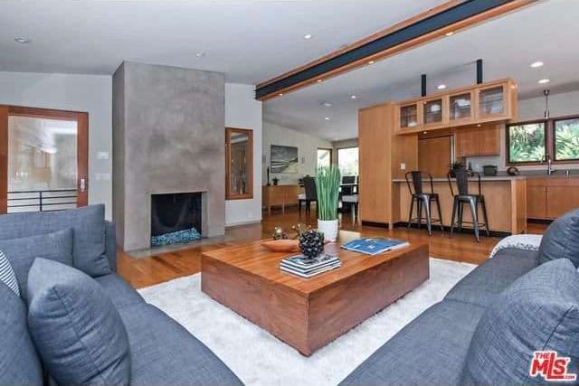 Saca tus ahorros y compra la casa del actor. ¡No quedarás decepcionada!