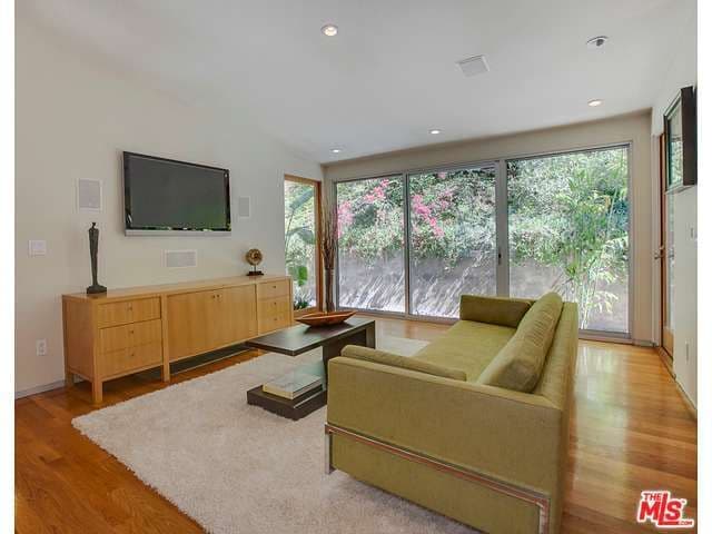 La luz natural que permite el diseño de la casa la hace perfecta para ahorrar energía.