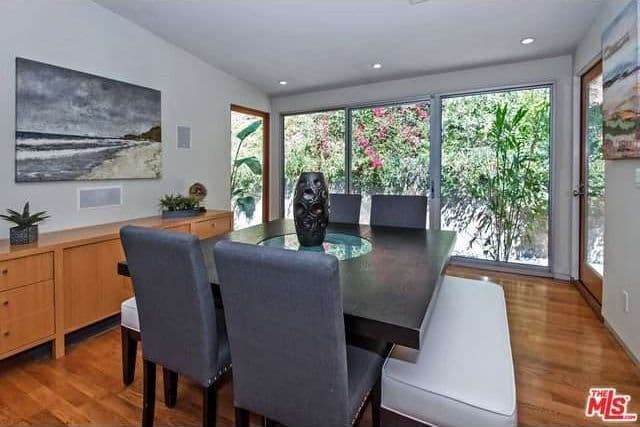 ¿Imaginas sentarte con el sexy actor a tomar una merienda aquí?