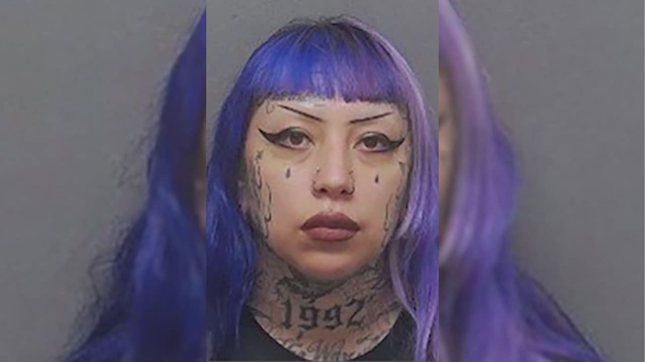Desestiman cargo contra madre de Bexar acusada de ayudar a su hijo en un supuesto plan de violencia escolar