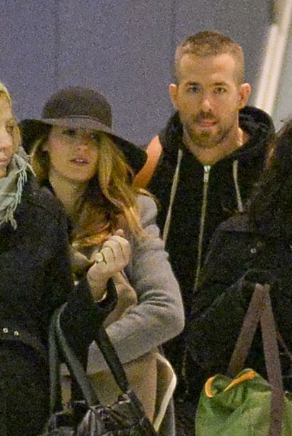 El nombre de la pequeña es James y Ryan Reynolds está muy contento con su bebé.