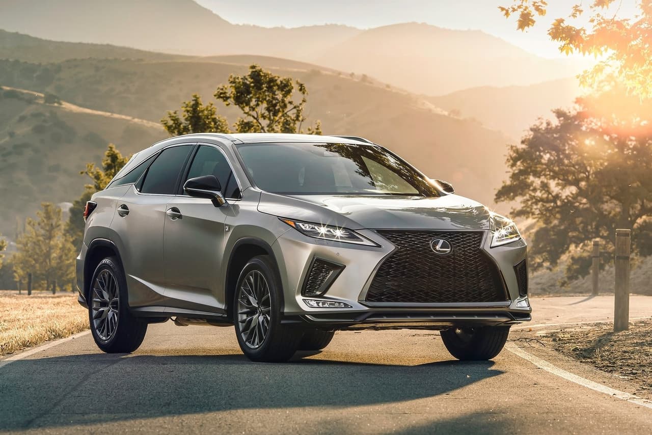 <h3 class="cms-H3-H3"><b>Lexus RX 450h</b></h3>
<br>
<br>
<b>Tiempo promedio que pasa en los concesionarios antes de venderse: </b>16.1 días
<br>
<br>
<b>Precio de venta promedio:</b> 58,271 dólares