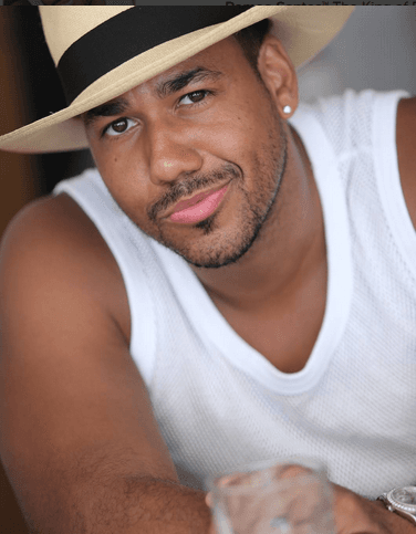 ¡Qué boquita tan sexy! Así posó el intérprete en una de sus imágenes en las redes, y que obvio volvió loquitas a sus fans.