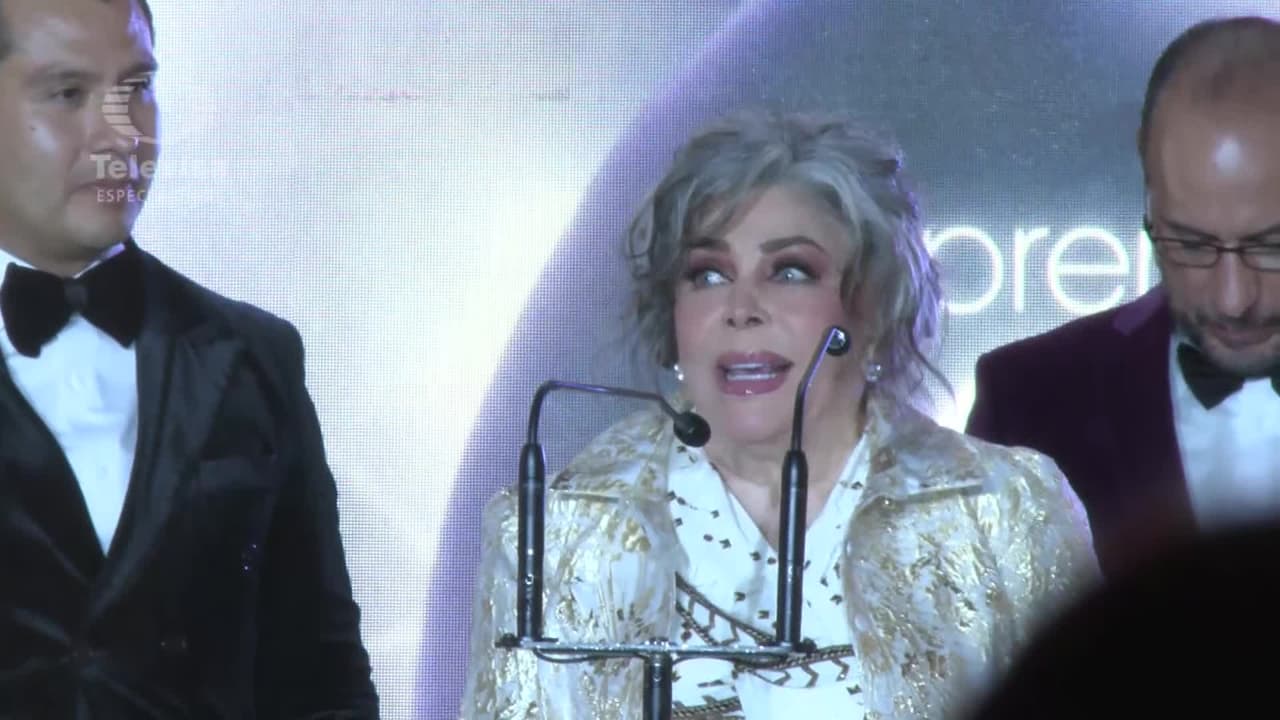 Verónica Castro habla por primera vez de la nueva novia de su hijo Cristian