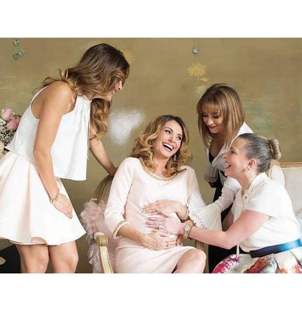 "Cuando nacieron, 
<b><a href="http://www.univision.com/temas/jorge-salinas">Jorge</a></b> me dijo lo mucho que me amaba", reveló 
<b><a href="http://www.univision.com/temas/elizabeth-alvarez">Elizabeth</a></b> llena de emoción.