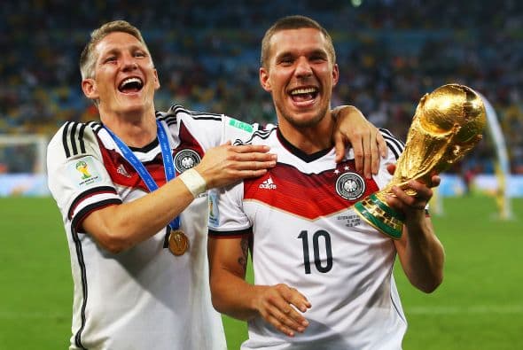 América no se les da a los europeos: De las 7 ocasiones anteriores en las que se ha realizado el Mundial en el continente americano, jamás un europeo ha podido levantar la Copa del Mundo hasta que llegó Alemania. El conjunto germano rompió éste maleficio venciendo a Argentina en la final de Brasil 2014, la octava era la vencida.